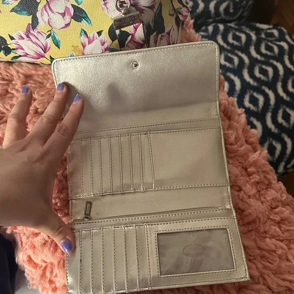 Guess Yellow Floral Wallet - Picture 3 of 3